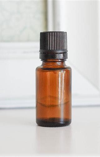 Amber Glass Essential Oil Bottle with Black Dropper Cap - 15 ml
